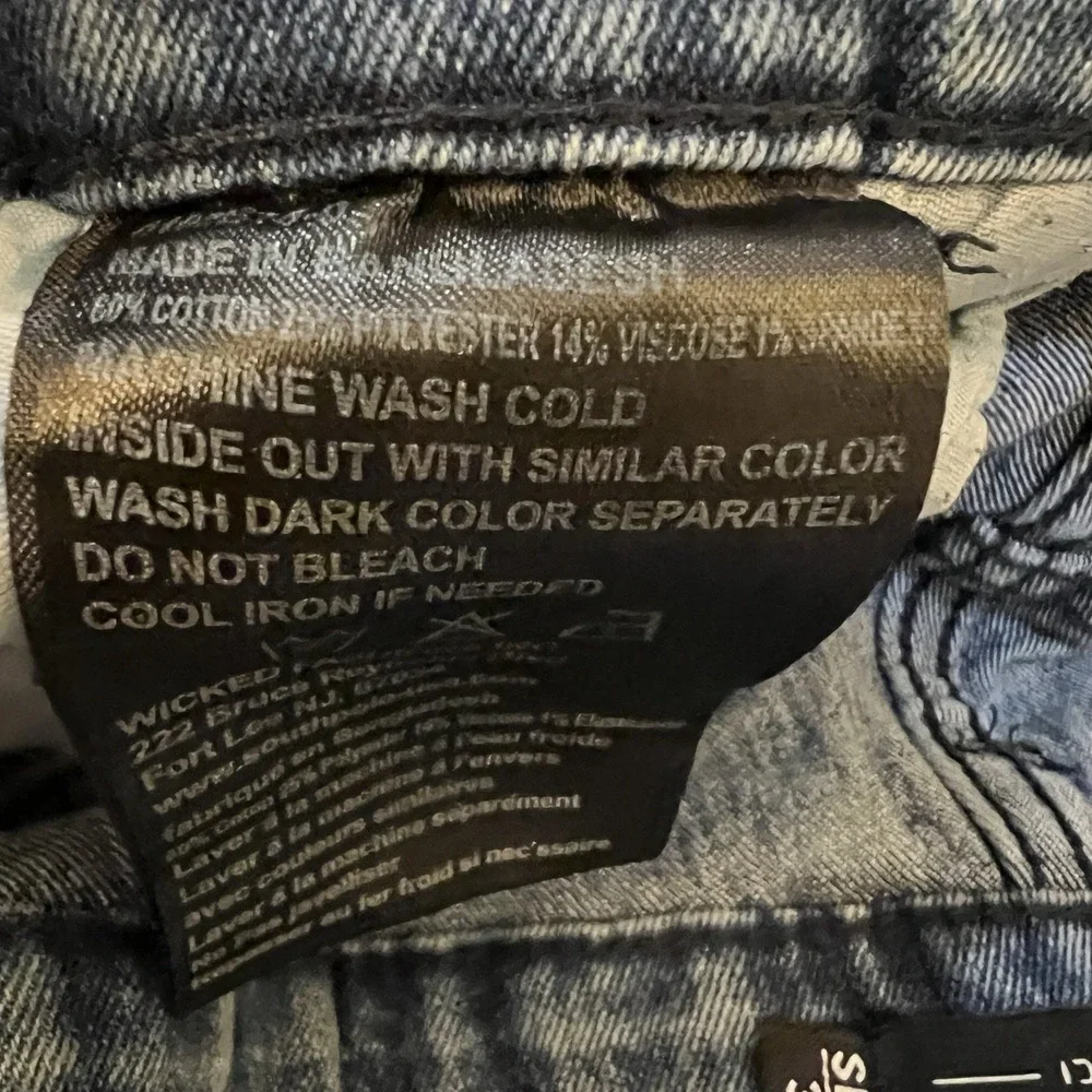 South pole Blue Jean shorts - Size 32 slim - Distressed - Black‎ Stripes - Men's